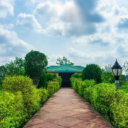 Tusk And Roar Corbett Resort Dhela Exterior photo