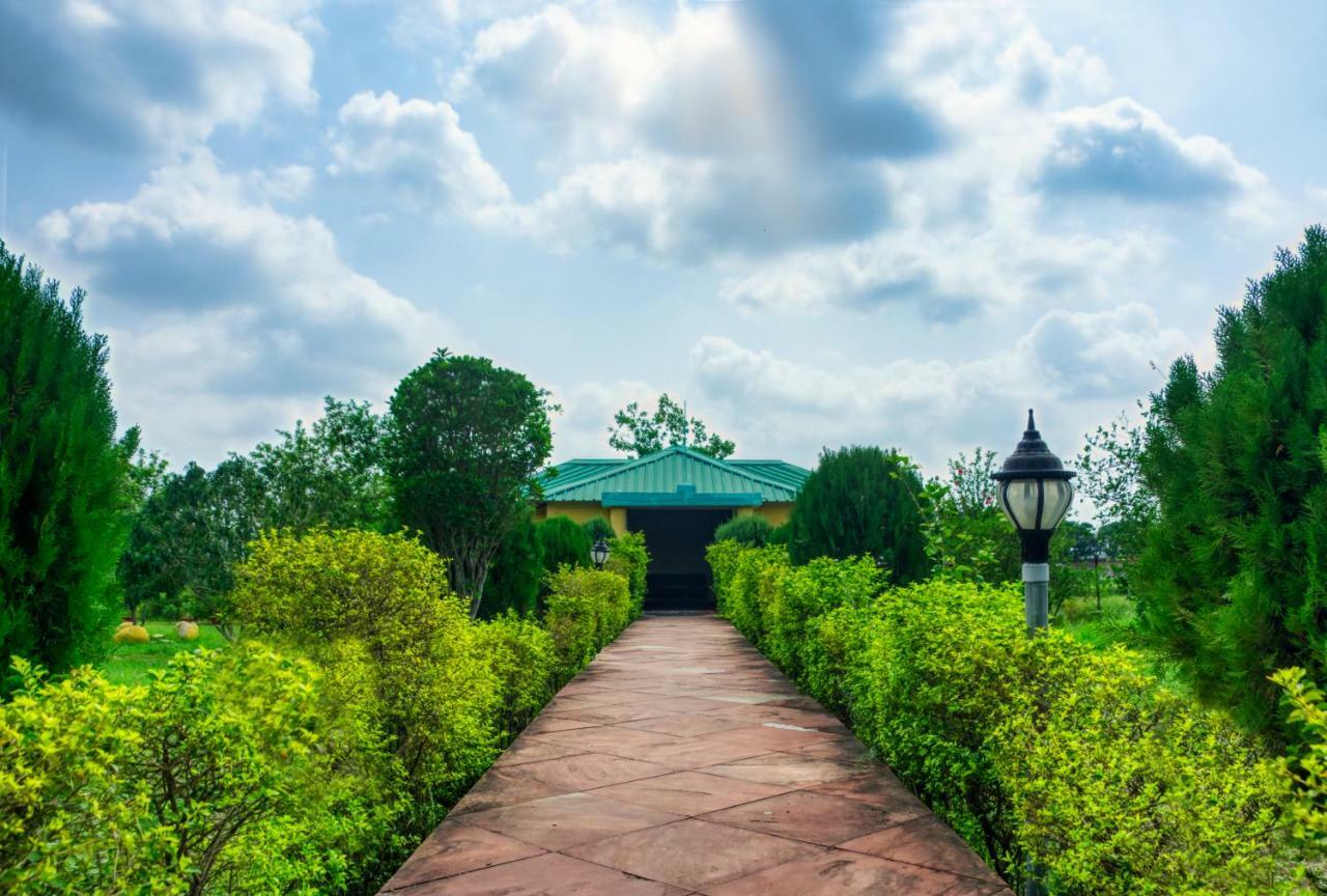 Tusk And Roar Corbett Resort Dhela Exterior photo